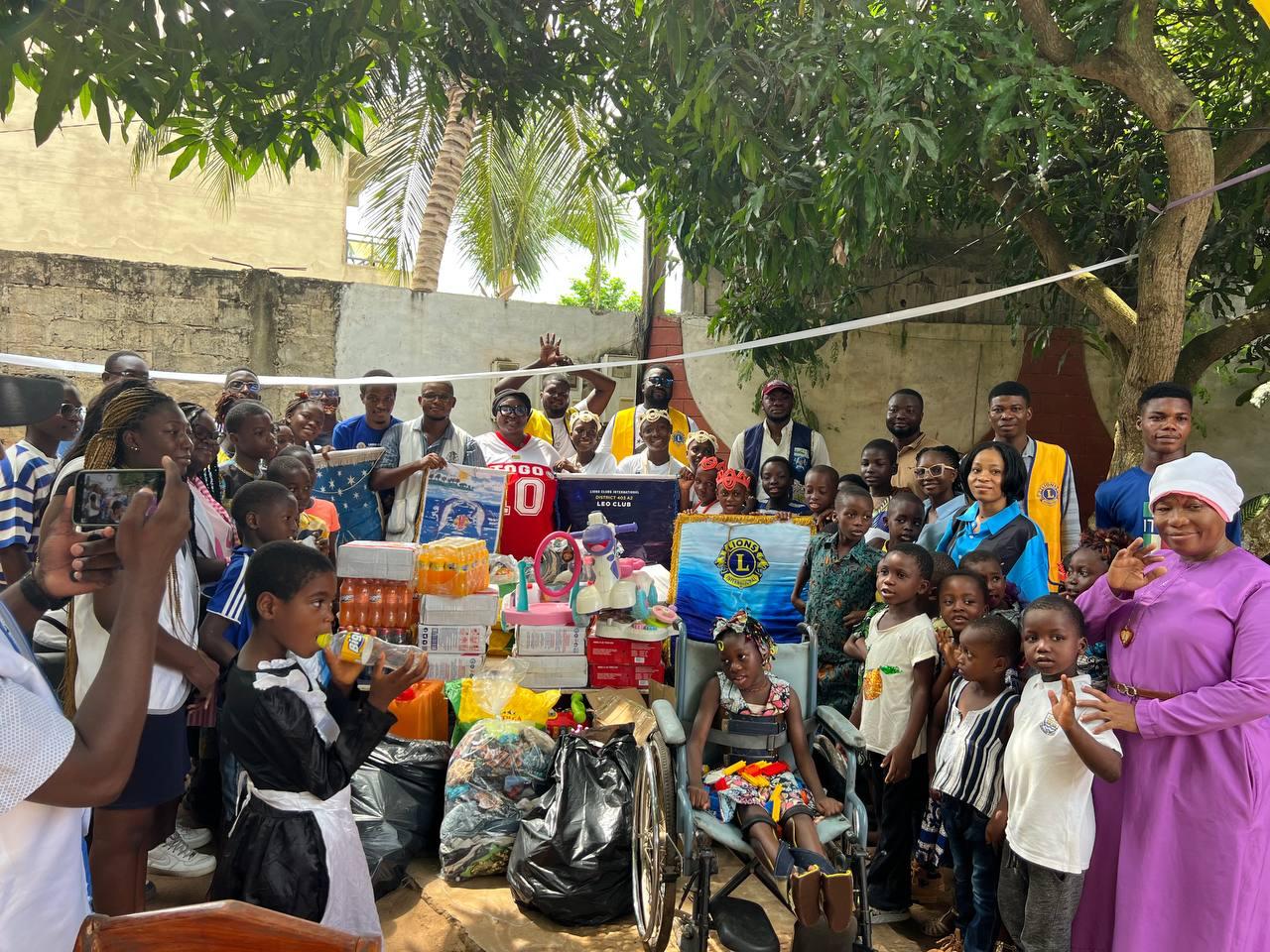 Quand Noël rime avec solidarité : le geste fort du « Lions Club Lomé Vision » à l’orphelinat « La Renaissance COR »