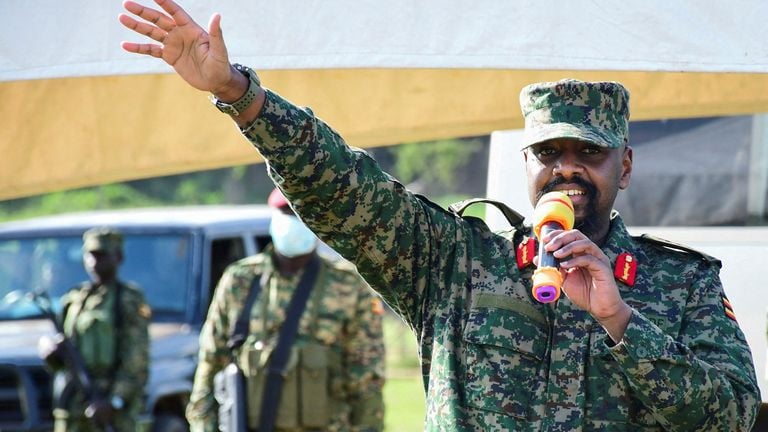 Liberté d’expression : le chef de l’armée ougandaise ordonne la fermeture des médias Daily Monitor et NTV Uganda