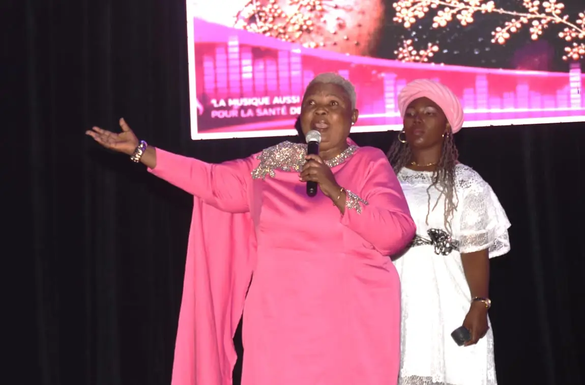 « Une Voix pour la Vie » : à travers la musique, Yaya Leley mobilise les populations contre le cancer du sein